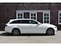 Mercedes-Benz E-klasse 300 e Luxury Line Wij zijn op afspraak geopend! Graag bellen voor uw komst.