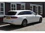 Mercedes-Benz E-klasse 300 e Luxury Line Wij zijn op afspraak geopend! Graag bellen voor uw komst.