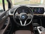 BMW 2-Serie Active Tourer 225e xDrive HARMAN KARDON - TREKHAAK - STOELVERWARMING