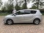 Toyota Verso 1.8 VVT-i Aspiration. Wij zijn altijd de goedkoopste met de beste Vakgarage BOVAG service.