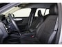 Volvo XC40 T4 Momentum - Parkeercamera achter - Parkeersensoren voor & achter - Cruise control - Inklapbare trekhaak - 18' LMV