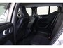 Volvo XC40 T4 Momentum - Parkeercamera achter - Parkeersensoren voor & achter - Cruise control - Inklapbare trekhaak - 18' LMV