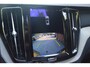 Volvo XC60 T6 Hybride AWD Plus Bright LONG RANGE | Luchtvering | Head-up Display | Stoel + Stuur verwarmd | Camera |