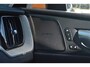 Volvo XC60 T6 Hybride AWD Plus Bright LONG RANGE | Luchtvering | Head-up Display | Stoel + Stuur verwarmd | Camera |