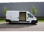 Peugeot Boxer 2.2 BlueHDi 140 L3H2 3.5t in Nieuwstaat |Mooie camperbasis met BPM voordeel |Automaat |Full-LED koplampen |Camera |Cruise |Navi |2e airbag |Leder stuur |Digitaal dashboard