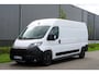 Peugeot Boxer 2.2 BlueHDi 140 L3H2 3.5t in Nieuwstaat |Mooie camperbasis met BPM voordeel |Automaat |Full-LED koplampen |Camera |Cruise |Navi |2e airbag |Leder stuur |Digitaal dashboard