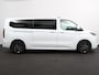 Ford E-Transit Custom 340 L2H1 Limited 65 kWh 8 persoons Adaptieve cruise control Airco Lichtmetalen Velgen Extra getint glas Camera Navigatie Apple Carplay/ Android Auto