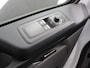 Ford E-Transit Custom 340 L2H1 Limited 65 kWh 8 persoons Adaptieve cruise control Airco Lichtmetalen Velgen Extra getint glas Camera Navigatie Apple Carplay/ Android Auto