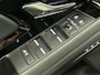 Land Rover Range Rover Evoque P300e R-Dynamic SE | Panoramadak | Cold Climate