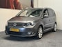 Volkswagen Touran 1.4 TSI HIGHLINE 7 PERSOONS AUTOMAAT NAVIGATIE CRUISE CONTROL BLUETOOTH TELEFOON MEDIA VOORBEREIDING TREKHAAK 17"LICHTMETALEN VELGEN PDC ZEER MOOI !!