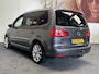 Volkswagen Touran 1.4 TSI HIGHLINE 7 PERSOONS AUTOMAAT NAVIGATIE CRUISE CONTROL BLUETOOTH TELEFOON MEDIA VOORBEREIDING TREKHAAK 17"LICHTMETALEN VELGEN PDC ZEER MOOI !!
