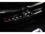 Volvo XC60 T6 Plus dark black edition 2026 Luchtvering | Head up Display | Panoramadak | Achterbank verwarmd | Apple Carplay/Android Auto|telefoonintegratie premium | Audio installatie premium