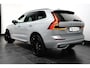 Volvo XC60 T6 Plus dark black edition 2026 Luchtvering | Head up Display | Panoramadak | Achterbank verwarmd | Apple Carplay/Android Auto|telefoonintegratie premium | Audio installatie premium