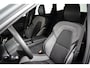 Volvo XC60 T6 Plus dark black edition 2026 Luchtvering | Head up Display | Panoramadak | Achterbank verwarmd | Apple Carplay/Android Auto|telefoonintegratie premium | Audio installatie premium