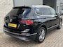 Volkswagen Tiguan Allspace 1.4 TSI Highline 7p. / AUTOMAAT/ PANO/ 7-PERSOONS/ TREKHAAK/ 360 CAMERA/ LEDER/ MEMORY SEATS/ HEAD-UP/ DODE HOEK/ LED PLUS/ KEYLESS/ DIGITAL DASHBOARD/ STOELVERWARM./ KEYLESS/ ADAPT. CRUISE/ APP CONNECT/ NAVI/ CL