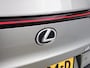 Lexus UX 250h Luxury Line | Trekhaak | PDC | BLS | Apple CarPlay / Android Auto (Navigatie) |