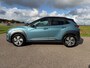 Hyundai Kona Electric EV Premium 64 kWh Long Range / SoH 97.8% / Automaat / Camera / Stoelverwarming - Airco / Leder / PDC /