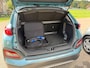 Hyundai Kona Electric EV Premium 64 kWh Long Range / SoH 97.8% / Automaat / Camera / Stoelverwarming - Airco / Leder / PDC /
