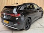 Volkswagen ID.4 Pro 77 kWh SoH 96,56% Apple CarPlay/Android Auto | Alcantara/leer bekleding | Climate control | Cruise control adaptief | DAB ontvangst | LED verlichting | Navigatiesysteem | Sfeerverlichting | Panoramadak
