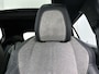 Peugeot e-2008 EV 136pk GT Pack 50 kWh Automaat | 1ste Eigenaar | Schuif-/Kanteldak | Navigatie | Climate Control | Adaptieve Cruise Control | Camera | 18"LMV | LED | Keyless Entry/Start | Apple Carplay/Android Auto |