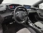 Peugeot e-2008 EV 136pk GT Pack 50 kWh Automaat | 1ste Eigenaar | Schuif-/Kanteldak | Navigatie | Climate Control | Adaptieve Cruise Control | Camera | 18"LMV | LED | Keyless Entry/Start | Apple Carplay/Android Auto |