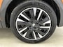 Peugeot e-2008 EV 136pk GT Pack 50 kWh Automaat | 1ste Eigenaar | Schuif-/Kanteldak | Navigatie | Climate Control | Adaptieve Cruise Control | Camera | 18"LMV | LED | Keyless Entry/Start | Apple Carplay/Android Auto |