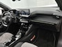 Peugeot e-2008 EV 136pk GT Pack 50 kWh Automaat | 1ste Eigenaar | Schuif-/Kanteldak | Navigatie | Climate Control | Adaptieve Cruise Control | Camera | 18"LMV | LED | Keyless Entry/Start | Apple Carplay/Android Auto |