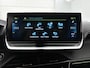 Peugeot e-2008 EV 136pk GT Pack 50 kWh Automaat | 1ste Eigenaar | Schuif-/Kanteldak | Navigatie | Climate Control | Adaptieve Cruise Control | Camera | 18"LMV | LED | Keyless Entry/Start | Apple Carplay/Android Auto |