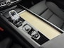 Volvo XC60 T6 Recharge Ultra Dark | 20" | Luchtvering | Trekhaak | Head-Up | Panoramadak | Elektr. verst. stoelen | Full LED | Harman Kardon | ACC | BLIS