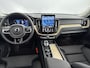 Volvo XC60 T6 Recharge Ultra Dark | 20" | Luchtvering | Trekhaak | Head-Up | Panoramadak | Elektr. verst. stoelen | Full LED | Harman Kardon | ACC | BLIS