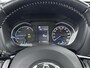 Toyota Yaris 1.5 Hybrid Bi-Tone Skyblue Limited Edition | Panoramadak | Keyless Entry/Start | Parkeercamera |