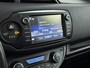 Toyota Yaris 1.5 Hybrid Bi-Tone Skyblue Limited Edition | Panoramadak | Keyless Entry/Start | Parkeercamera |