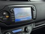 Toyota Yaris 1.5 Hybrid Bi-Tone Skyblue Limited Edition | Panoramadak | Keyless Entry/Start | Parkeercamera |