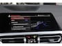 BMW 3-Serie 320i M-Sport LED/VIRTUAL/SFEER/PANORAMADAK/LEDER+S.VERWAMRING/19" LMV/PDC/CRUISE/ECC/12 MND GARANTIE!