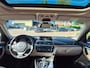 BMW 3-Serie 320i Luxury Edition Individual Schuifdak Apple CarPlay Virtual dash Camera LED NAP 2e eigenaar 320i Luxury Edition