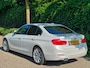 BMW 3-Serie 320i Luxury Edition Individual Schuifdak Apple CarPlay Virtual dash Camera LED NAP 2e eigenaar 320i Luxury Edition