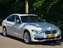 BMW 3-Serie 320i Luxury Edition Individual Schuifdak Apple CarPlay Virtual dash Camera LED NAP 2e eigenaar 320i Luxury Edition