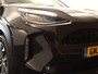 Toyota Yaris Cross 1.5 Hybrid 130 Dynamic - 17 INCH LICHT METALEN VELGEN MET MICHELIN CROSS CLIMATE BANDEN - NAVIGATIE - PARKEERSENSOREN VOOR/ ACHTER - CLIMATE CONTROL - CAMERA - VOORSTOELEN VERWARMD - KEYLESS ENTRY/ START - DODEHOEK DETECTIE - DRAADLOZE TELEFOONLADER - STUUR/ VOORRUIT VERWARMD