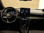 Toyota Yaris Cross 1.5 Hybrid 130 Dynamic - 17 INCH LICHT METALEN VELGEN MET MICHELIN CROSS CLIMATE BANDEN - NAVIGATIE - PARKEERSENSOREN VOOR/ ACHTER - CLIMATE CONTROL - CAMERA - VOORSTOELEN VERWARMD - KEYLESS ENTRY/ START - DODEHOEK DETECTIE - DRAADLOZE TELEFOONLADER - STUUR/ VOORRUIT VERWARMD
