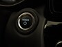 Toyota Yaris Cross 1.5 Hybrid 130 Dynamic - 17 INCH LICHT METALEN VELGEN MET MICHELIN CROSS CLIMATE BANDEN - NAVIGATIE - PARKEERSENSOREN VOOR/ ACHTER - CLIMATE CONTROL - CAMERA - VOORSTOELEN VERWARMD - KEYLESS ENTRY/ START - DODEHOEK DETECTIE - DRAADLOZE TELEFOONLADER - STUUR/ VOORRUIT VERWARMD