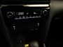 Toyota Yaris Cross 1.5 Hybrid 130 Dynamic - 17 INCH LICHT METALEN VELGEN MET MICHELIN CROSS CLIMATE BANDEN - NAVIGATIE - PARKEERSENSOREN VOOR/ ACHTER - CLIMATE CONTROL - CAMERA - VOORSTOELEN VERWARMD - KEYLESS ENTRY/ START - DODEHOEK DETECTIE - DRAADLOZE TELEFOONLADER - STUUR/ VOORRUIT VERWARMD