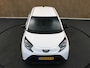 Toyota Aygo X 1.0 VVT-i MT Play - ORIGINEEL NEDERLANDSE AUTO - ACHTERUITRIJCAMERA - APPLE CARPLAY/ANDROID AUTO - CRUISE CONTROL ADAPTIEF - AIRCO - VERKEERSBORDDETECTIE - GROOTLICHTASSISTENT - LEDEREN STUURWIEL - DAB-ONTVANGER - BLUETOOTH TELEFOONVOORBEREIDING