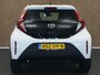 Toyota Aygo X 1.0 VVT-i MT Play - ORIGINEEL NEDERLANDSE AUTO - ACHTERUITRIJCAMERA - APPLE CARPLAY/ANDROID AUTO - CRUISE CONTROL ADAPTIEF - AIRCO - VERKEERSBORDDETECTIE - GROOTLICHTASSISTENT - LEDEREN STUURWIEL - DAB-ONTVANGER - BLUETOOTH TELEFOONVOORBEREIDING