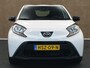 Toyota Aygo X 1.0 VVT-i MT Play - ORIGINEEL NEDERLANDSE AUTO - ACHTERUITRIJCAMERA - APPLE CARPLAY/ANDROID AUTO - CRUISE CONTROL ADAPTIEF - AIRCO - VERKEERSBORDDETECTIE - GROOTLICHTASSISTENT - LEDEREN STUURWIEL - DAB-ONTVANGER - BLUETOOTH TELEFOONVOORBEREIDING
