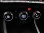 Renault Arkana E-Tech Hybrid 145pk R.S. Line | Dealeronderhouden | Elektrische stoelen | Dodehoek detectie | Stoel en Stuurwiel verwarming | Parkeersensoren rondom | 1e Eigenaar |