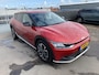 Kia EV6 Air 58 kWh Navigatie, dodehoekdetectie, stoel- & stuurverwarming, Apple CarPlay/Android Auto, parkeersensoren rondom