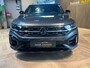 Volkswagen T-Roc Volkswagen T-Roc 2.0 TSI 4-Motion R-Line Pano, Keyless 300 PK Zeldzaam op de markt. Bizar snel. Vol opties. Pure liefhebbersauto.