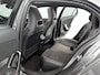 Mercedes-Benz A-klasse 180 AMG Nightpakket | Panoramadak | Sfeerverlichting | Keyless Go | CarPlay | Keyless GO | Stoelverwarming | Inclusief 24 maanden Mercedes-Benz Certified garantie voor Europa.