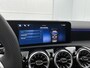 Mercedes-Benz A-klasse 180 AMG Nightpakket | Panoramadak | Sfeerverlichting | Keyless Go | CarPlay | Keyless GO | Stoelverwarming | Inclusief 24 maanden Mercedes-Benz Certified garantie voor Europa.