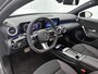 Mercedes-Benz A-klasse 180 AMG Nightpakket | Panoramadak | Sfeerverlichting | Keyless Go | CarPlay | Keyless GO | Stoelverwarming | Inclusief 24 maanden Mercedes-Benz Certified garantie voor Europa.